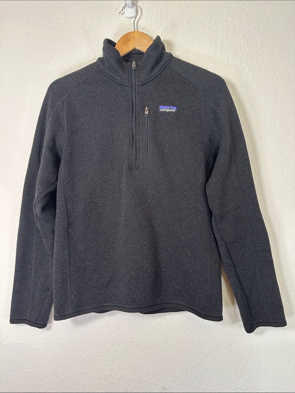Patagonia Men’s Charcoal Black Half-Zip Fleece Pullover